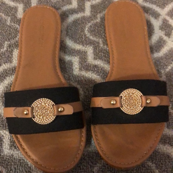 Le Chateau slides - Picture 2 of 4